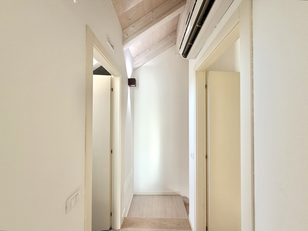 Appartamento Trilocale con Terrazzo Abitabile — Foto 31