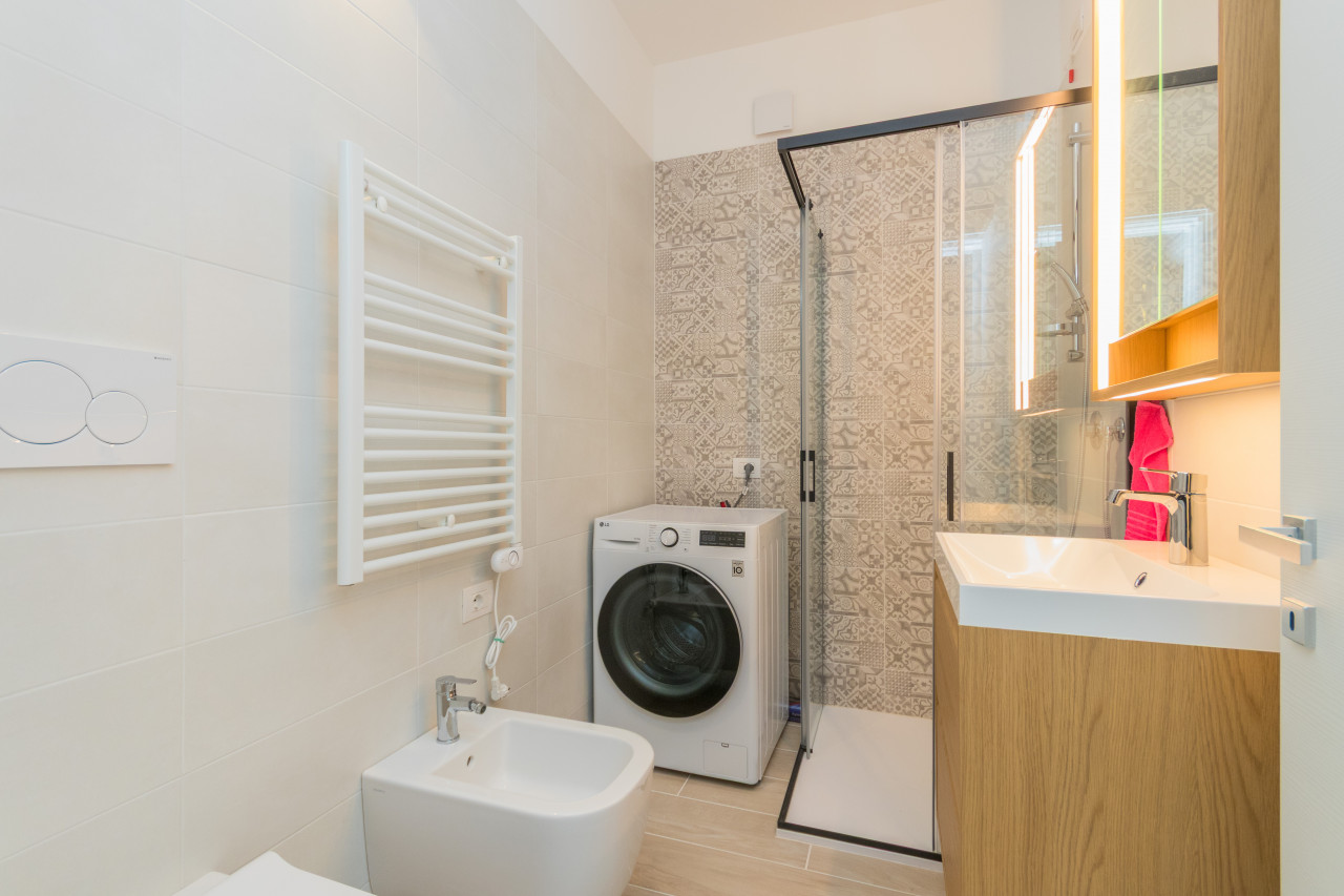 Attico Esclusivo con Piscina Privata e Solarium Panoramico a Jesolo — Foto 26