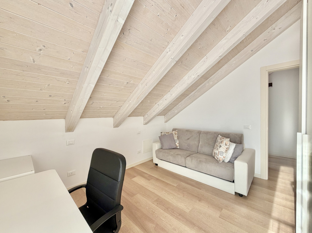 Appartamento Trilocale con Terrazzo Abitabile — Foto 28