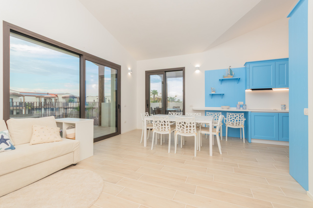 Attico Esclusivo con Piscina Privata e Solarium Panoramico a Jesolo — Foto 7