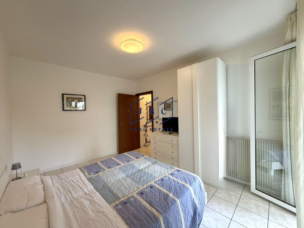 Luminoso Bilocale con Terrazzo | vicino al Mare | A Jesolo Lido — Foto 9