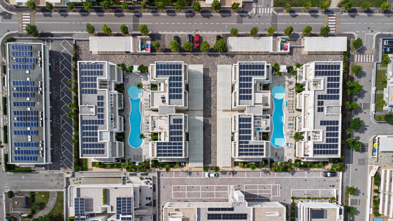 Trilocale con Piscina: stile e relax al Lido di Jesolo — Foto 13