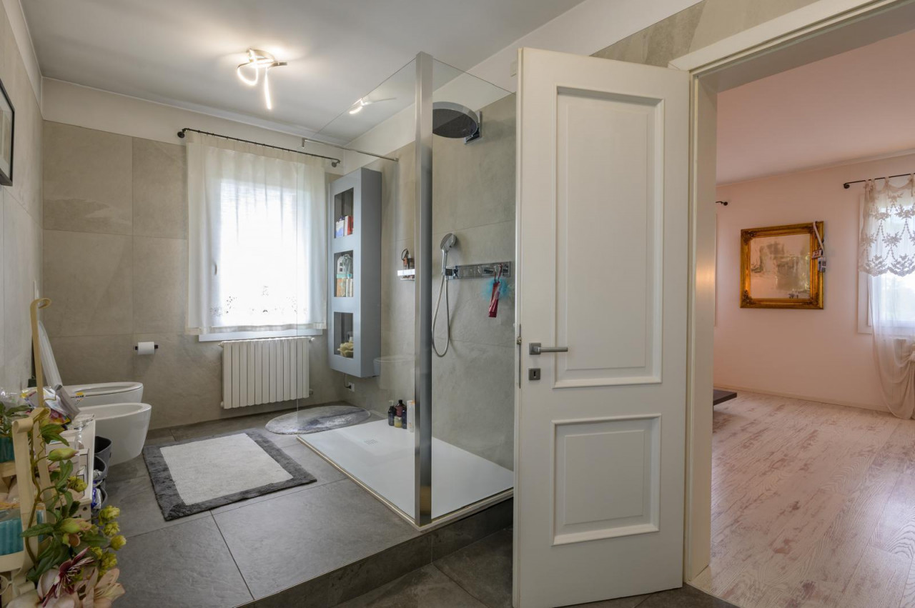 Prestigiosa Villa singola con parco e piscina: nuova modalità di acquisto — Foto 12