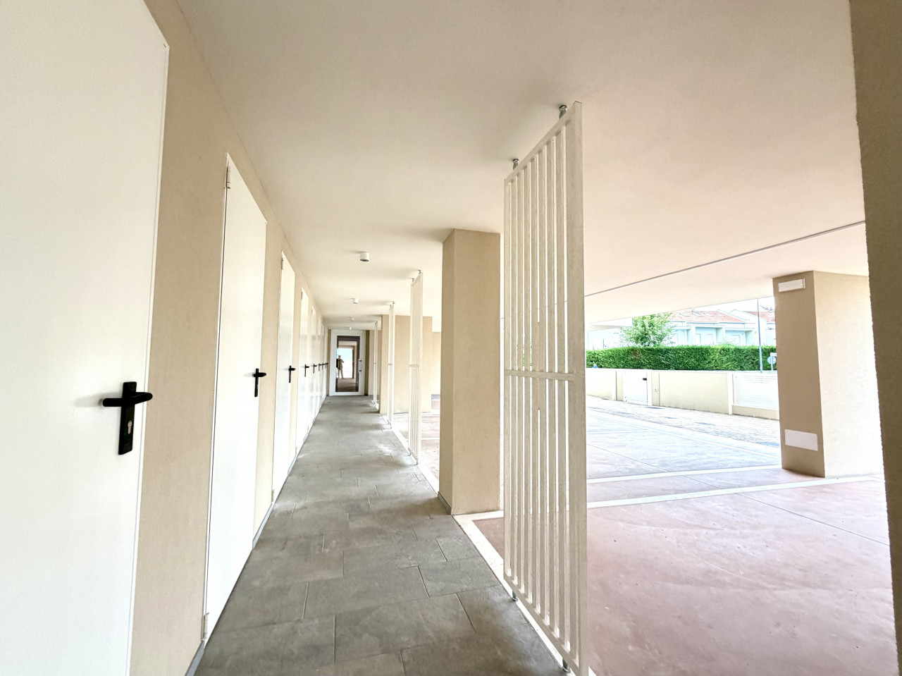Quadrilocale con Piscina | Nuova Costruzione - Fronte Mare a Jesolo — Foto 38