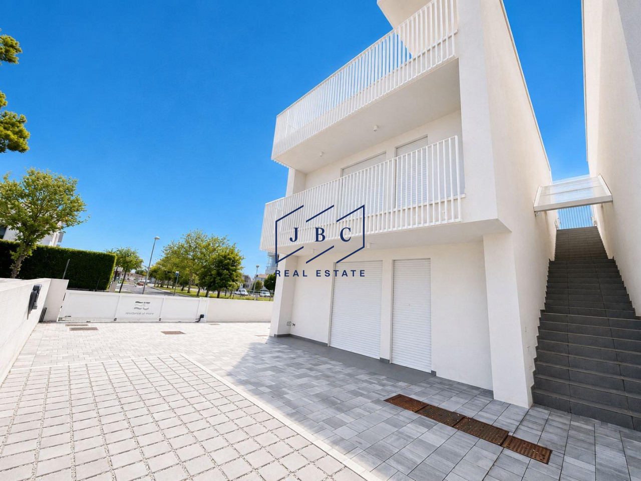 Appartamenti Trilocali con Terrazza o Giardino Privato a Jesolo — Foto 2