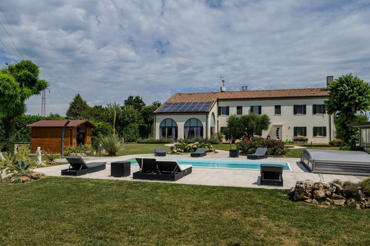 Prestigiosa Villa singola con parco e piscina: nuova modalità di acquisto — Foto 30