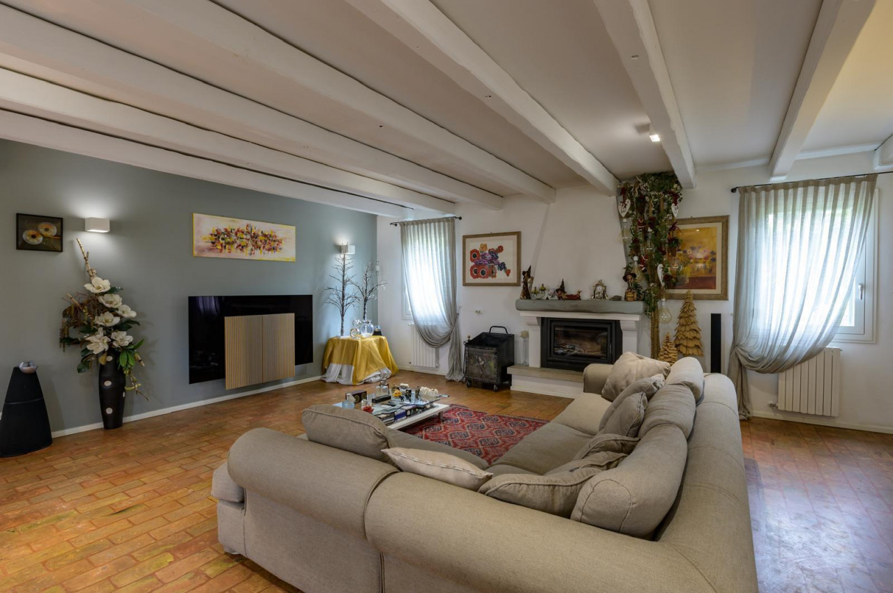 Prestigiosa Villa singola con parco e piscina: nuova modalità di acquisto — Foto 21