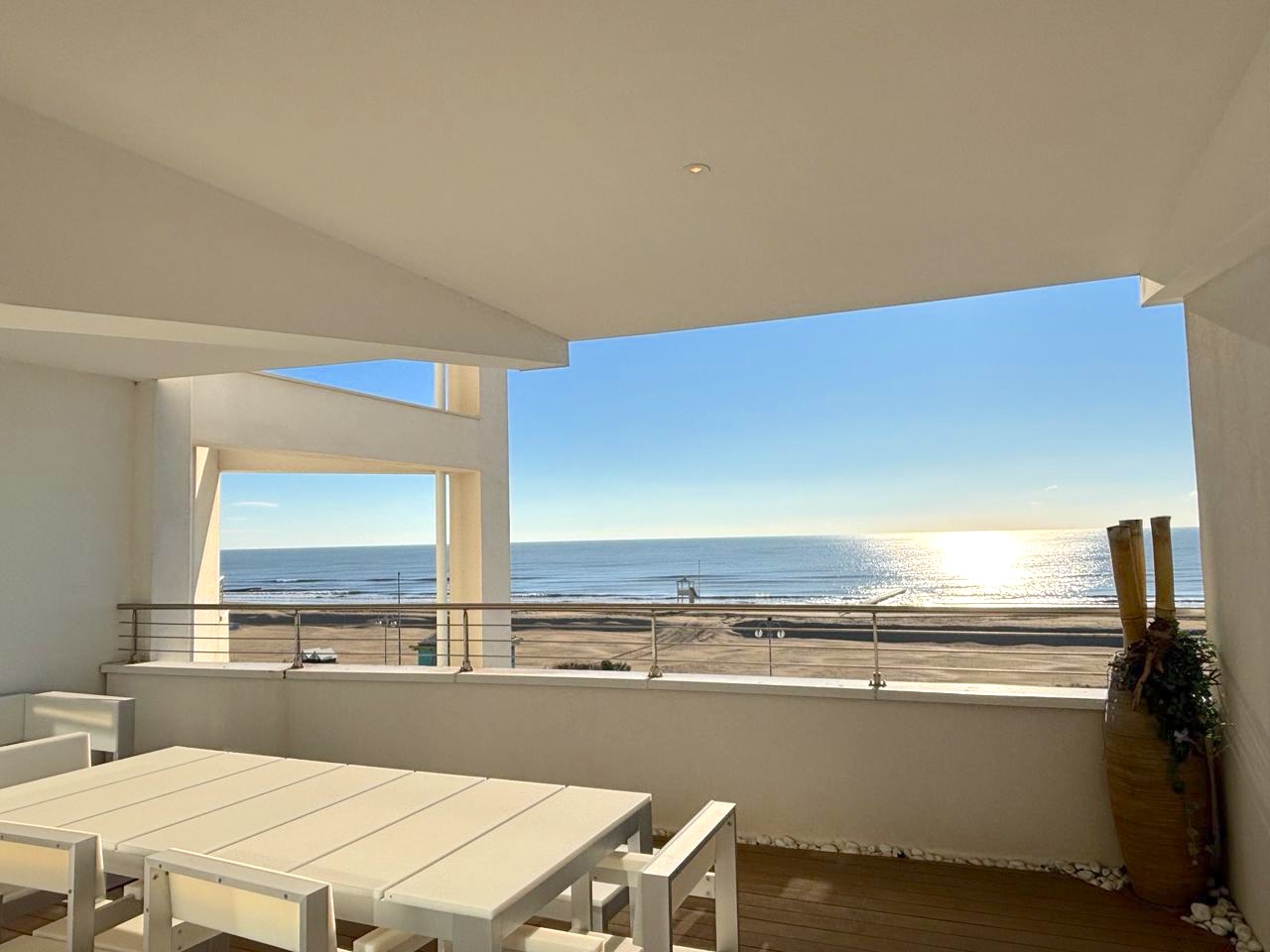 Trilocale Fronte Mare | Adriatic Palace a Jesolo — Photo 5