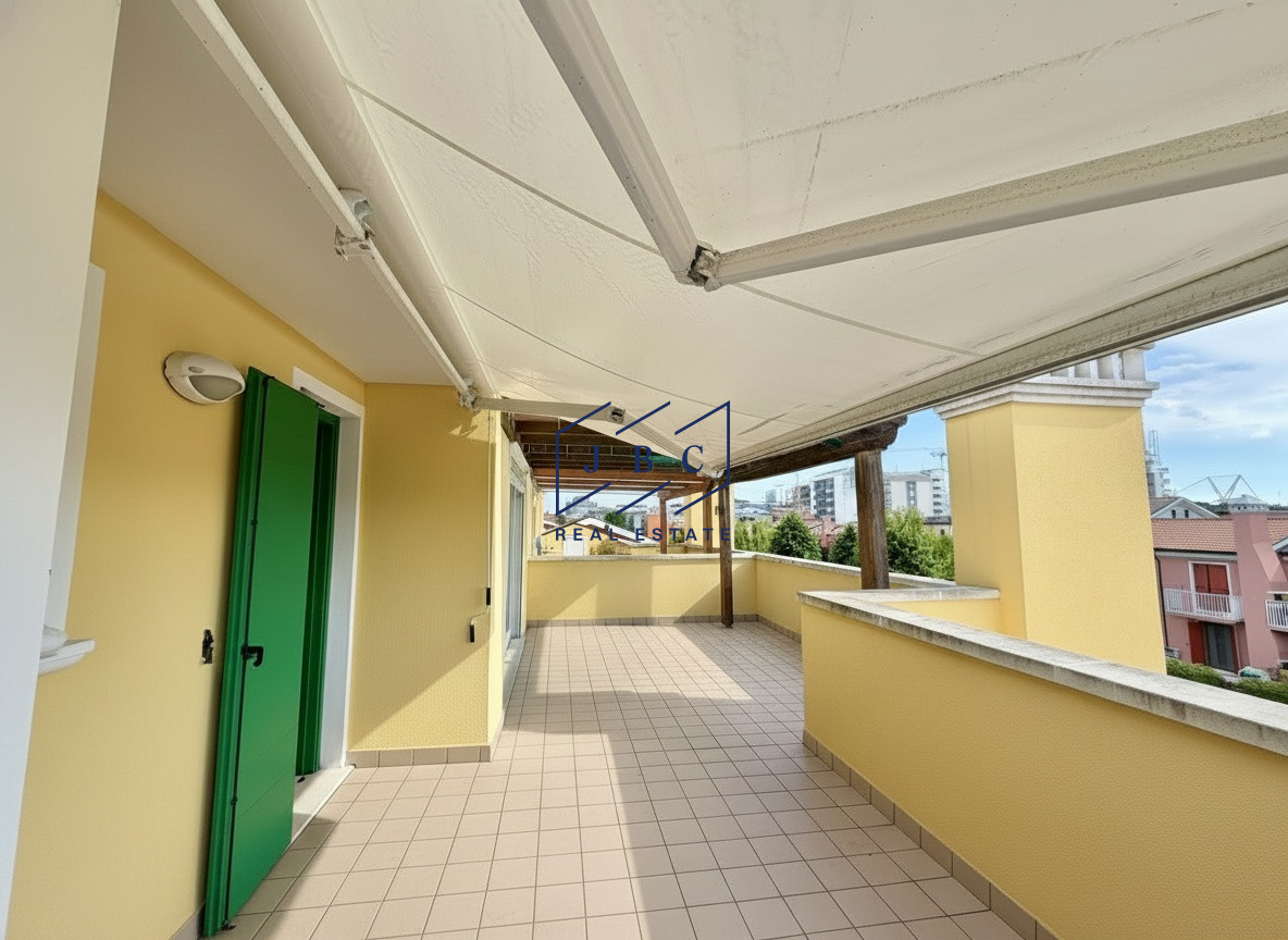 Appartamento Quadrilocale con Solarium a Jesolo Lido — Foto 27