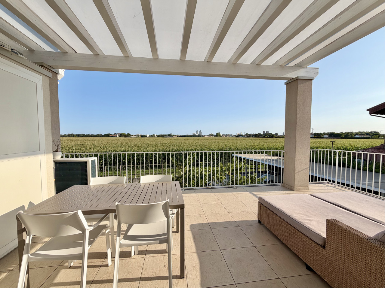 Appartamento Trilocale con Terrazzo Abitabile — Foto 5