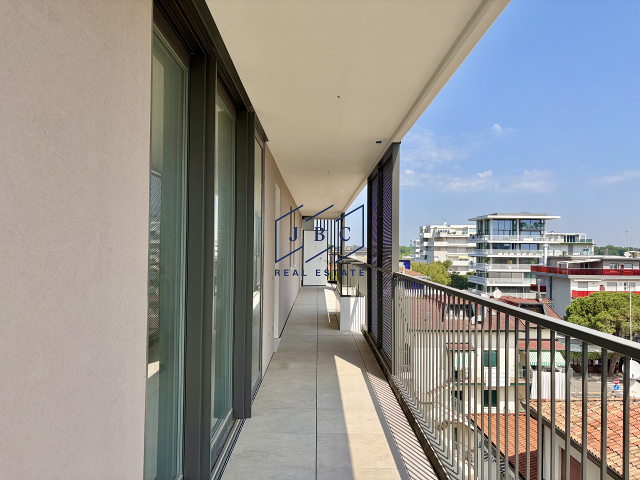 Appartamento di Nuova Costruzione con Vista Panoramica a Jesolo Lido — Foto 20