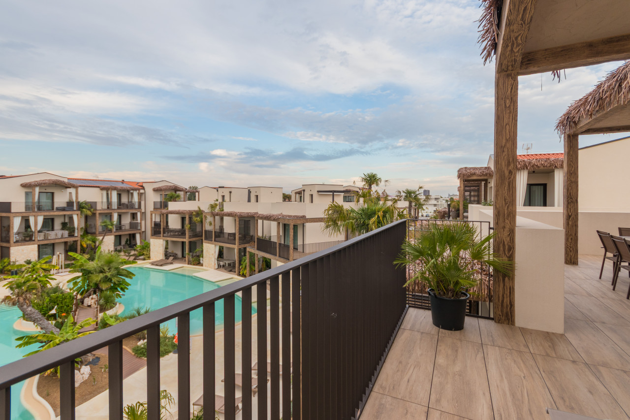Attico Esclusivo con Piscina Privata e Solarium Panoramico a Jesolo — Foto 15