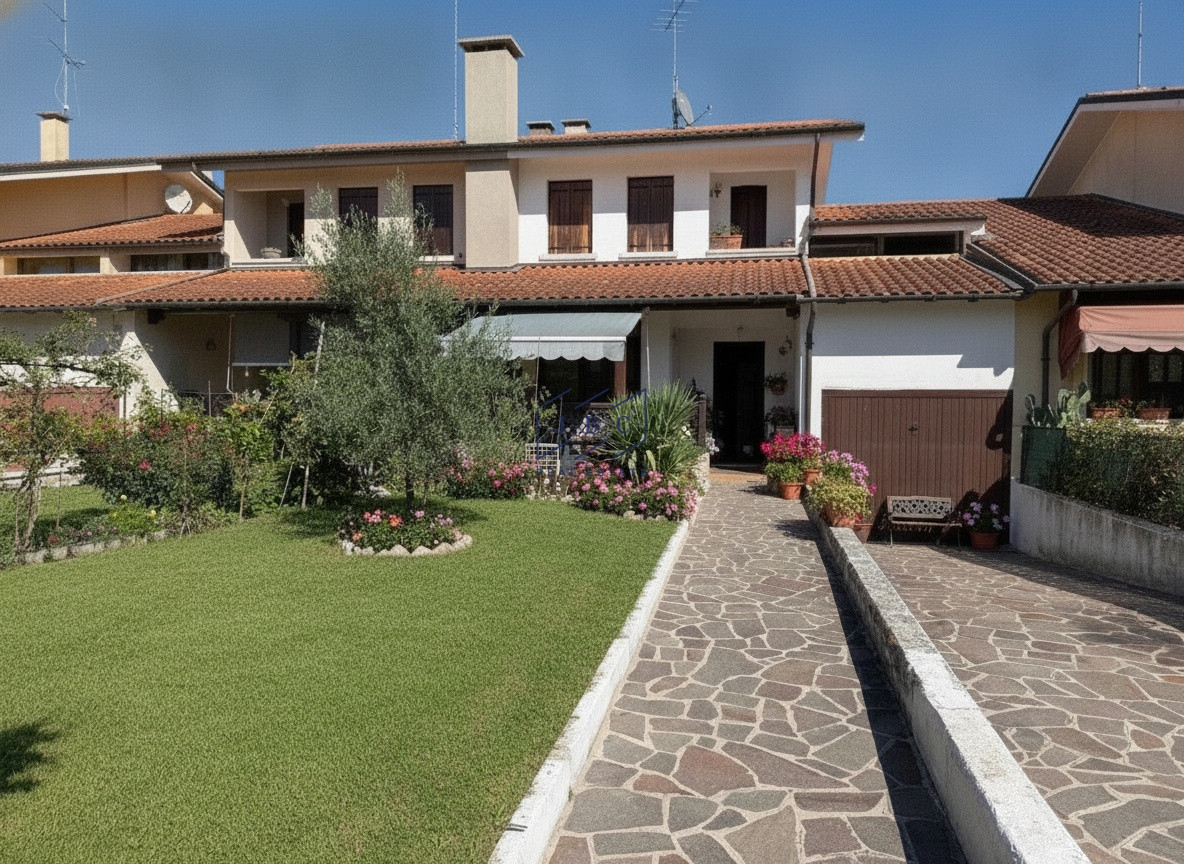 Casa Quadrifamiliare centrale giardino a Motta di Livenza — Motta di Livenza · Treviso