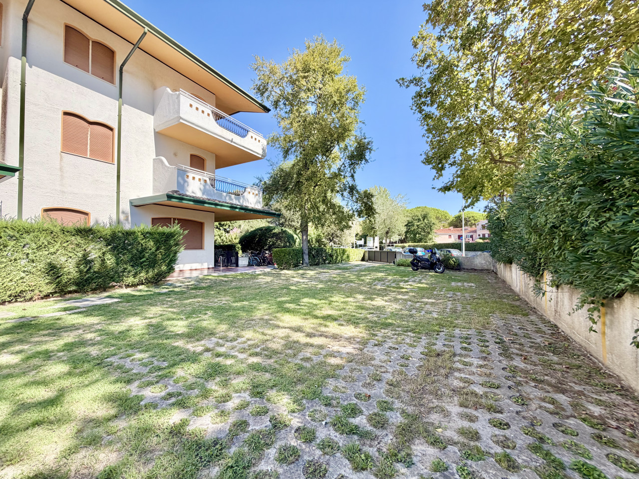 Appartamento Bilocale Ristrutturato con Terrazzo Abitabile — Foto 28