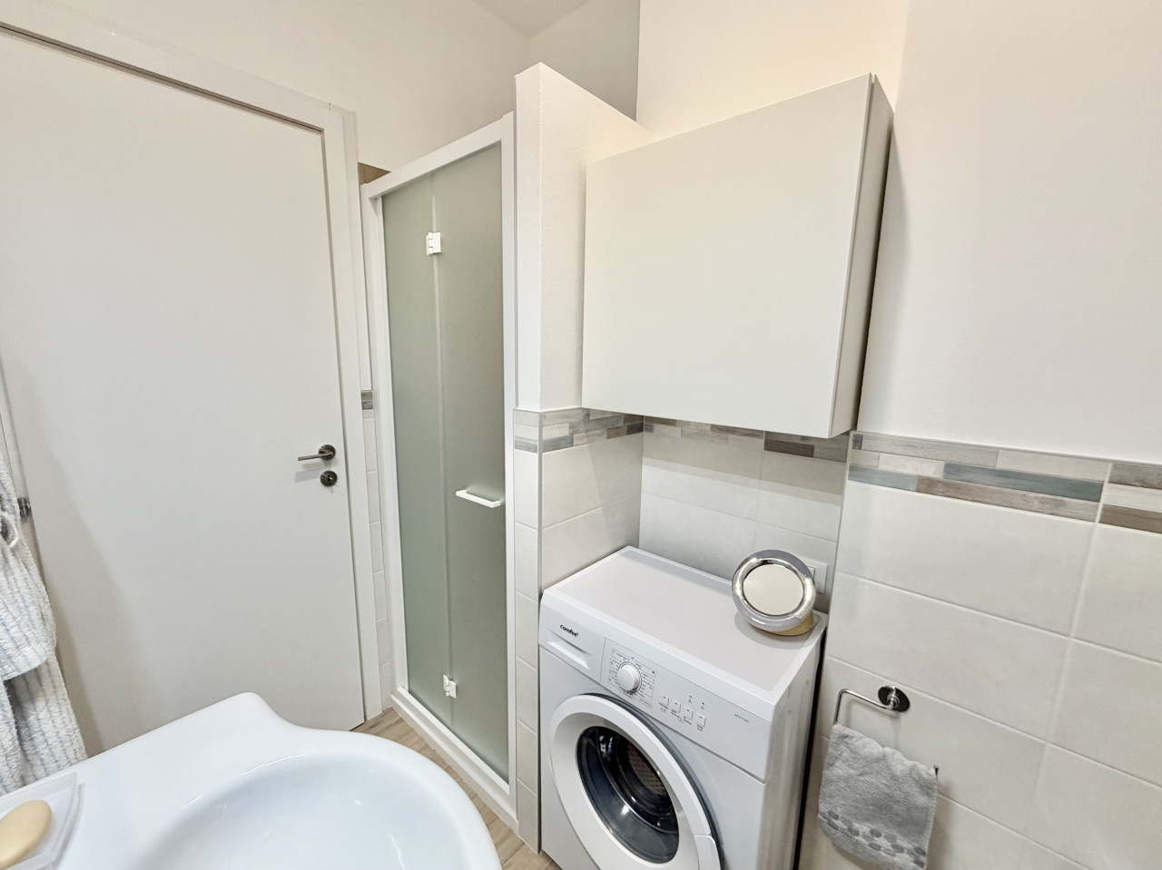 Appartamento Bilocale Ristrutturato con Terrazzo Abitabile — Foto 22