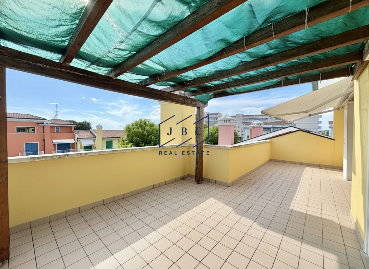 Appartamento Quadrilocale con Solarium a Jesolo Lido — Foto 25
