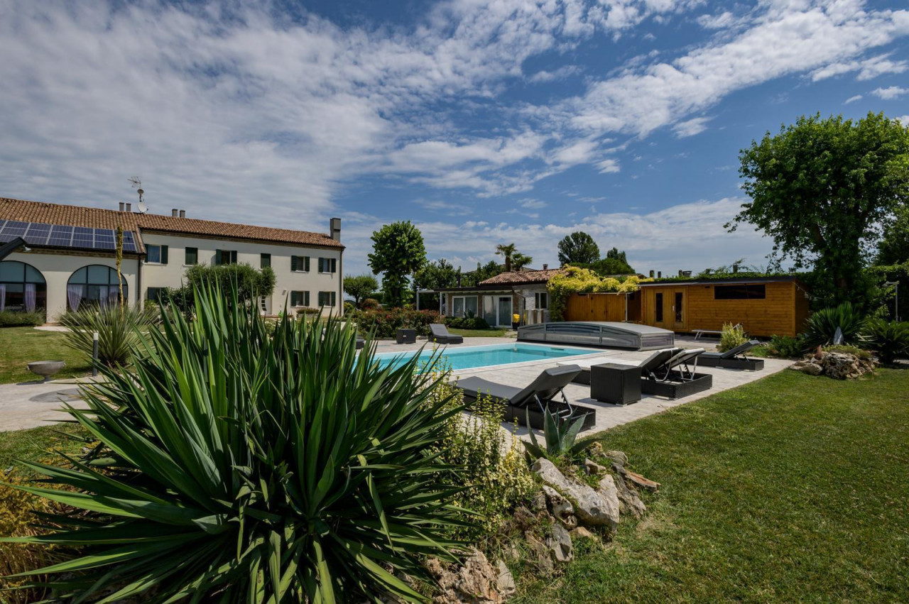 Prestigiosa Villa singola con parco e piscina: nuova modalità di acquisto — Foto 44