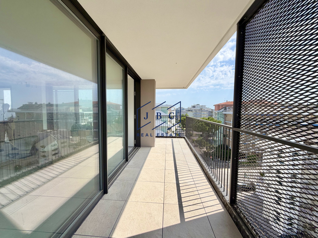 Appartamento di Nuova Costruzione con Vista Panoramica a Jesolo Lido — Foto 8