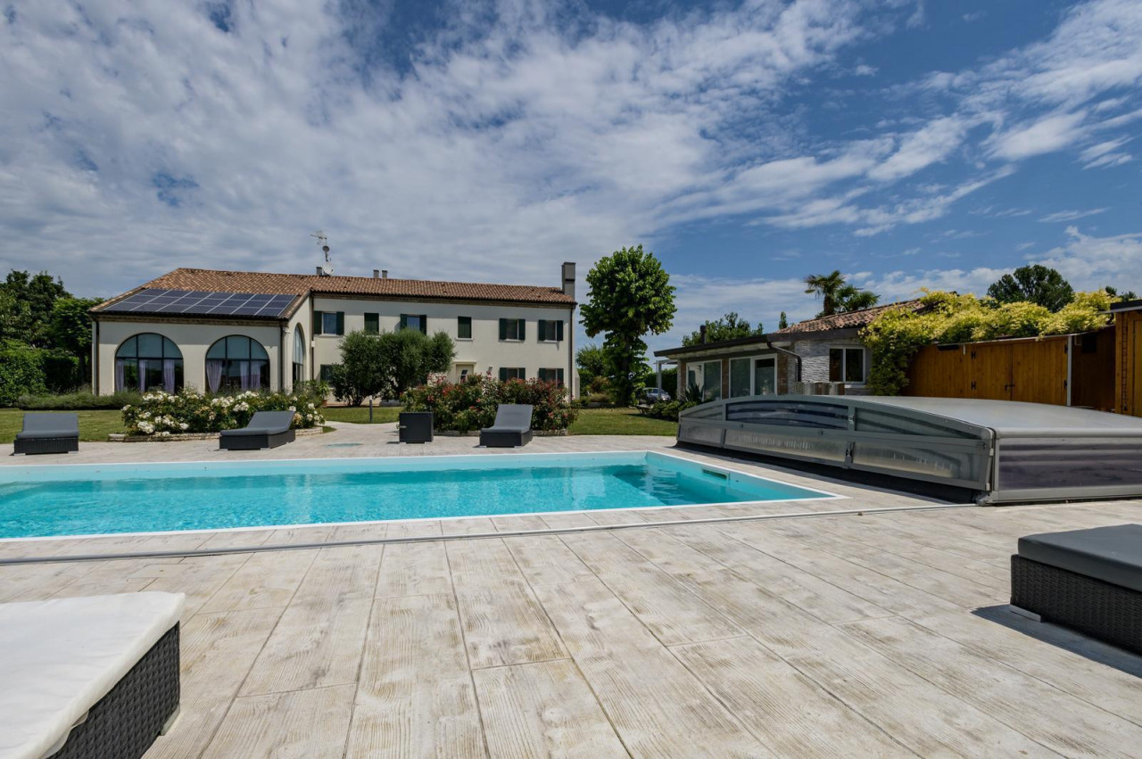 Prestigiosa Villa singola con parco e piscina: nuova modalità di acquisto — Foto 27