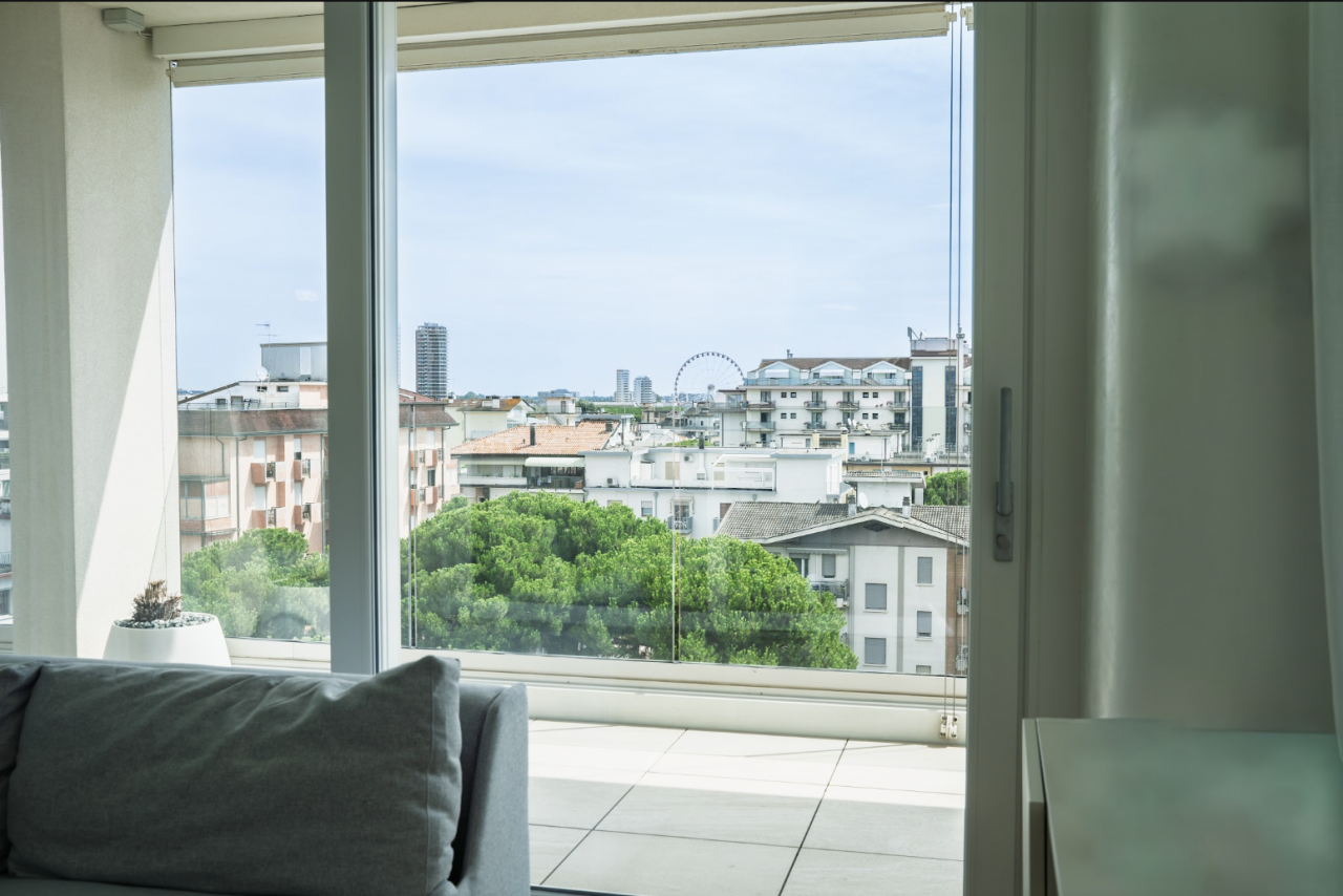 Attico Unico Al Piano | Piscina Panoramica – Jesolo — Foto 18